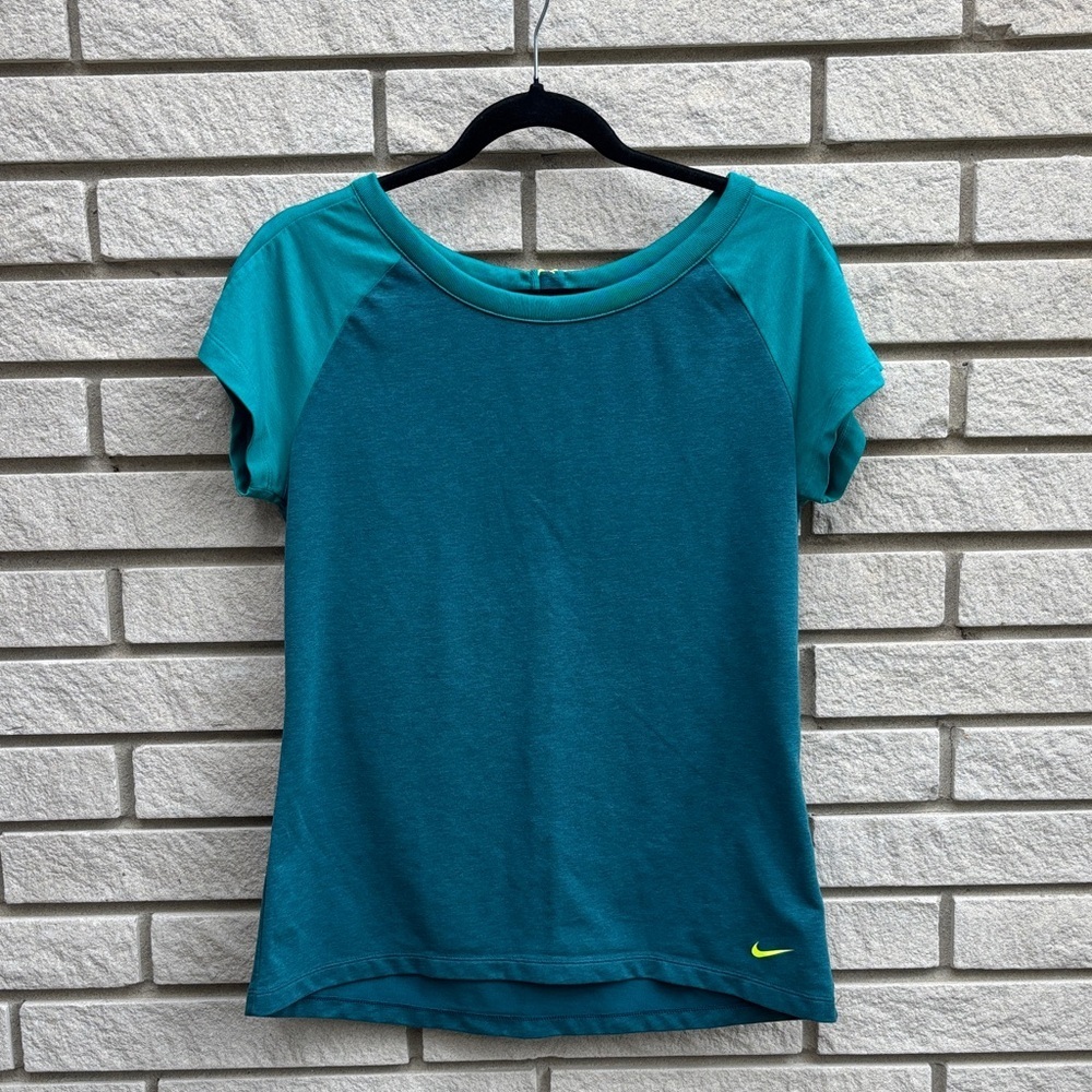 Nike Golf Green Short Sleeve Rounded Neck Top with Lime Zipper Accent Sz L